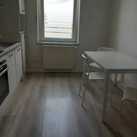 Monteurwohnung Bei Nina 2ogl * Zeitz